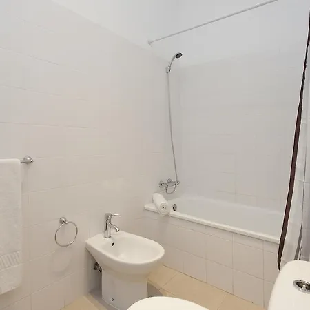 Your Baixa - Chiado Апартаменты *